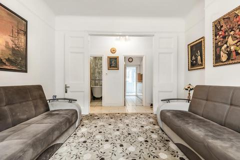 31a Ilminster Gardens, London, SW11 1PJ