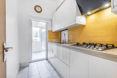 31a Ilminster Gardens, London, SW11 1PJ