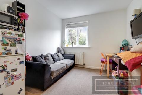 1 bedroom apartment to rent, Holden Road, London N12