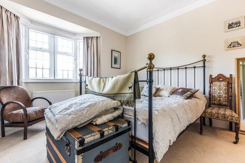 3 bedroom flat for sale - Epsom,  Surrey,  KT18