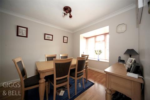 39 Tameton Close, Luton, LU2 8UX