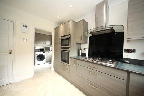 39 Tameton Close, Luton, LU2 8UX