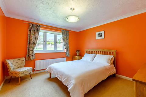 2 Benson Close, Marlborough, SN8 1UW