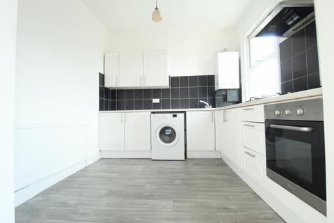 2 bedroom flat to rent, High Road, Goodmayes, Essex, IG3