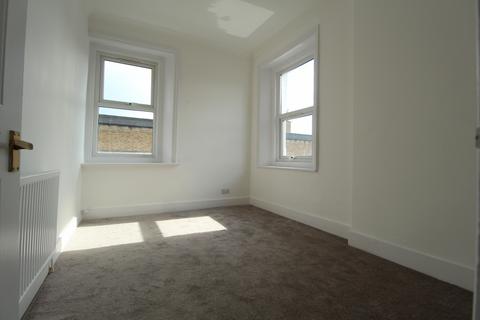 2 bedroom flat to rent, High Road, Goodmayes, Essex, IG3