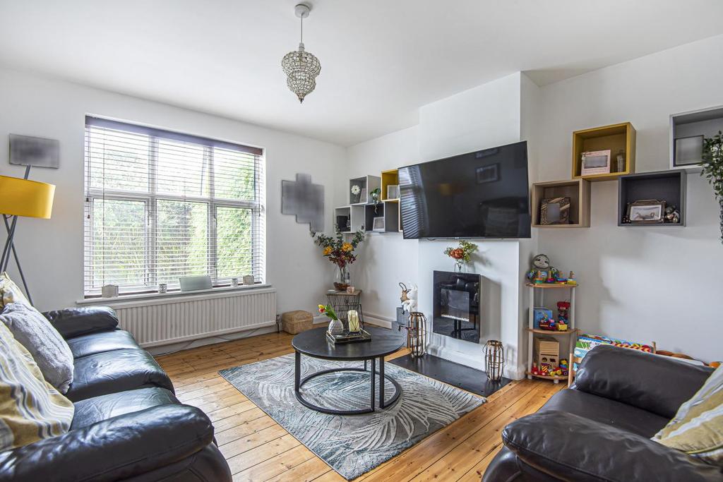 Narrow Way, Bromley 3 bed end of terrace house £470,000