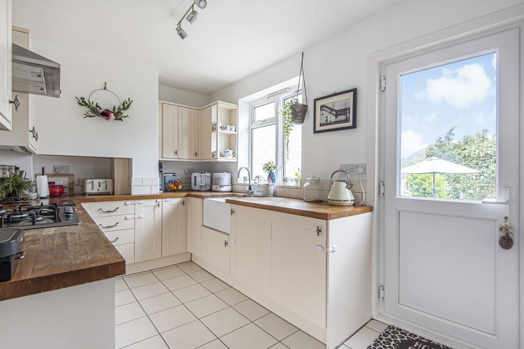 Narrow Way, Bromley 3 bed end of terrace house £470,000