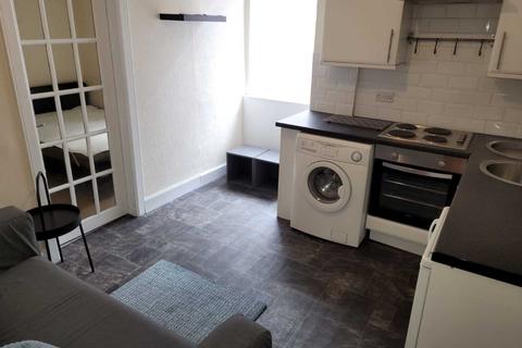 1 bedroom flat to rent, Niddrie Road, Govanhill