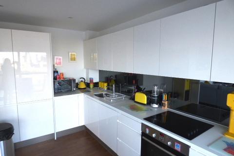 2 bedroom apartment to rent, Knights tower, London SE8