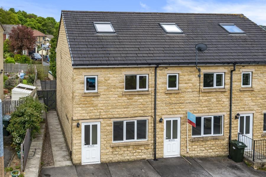 PRIMROSE BANK, BINGLEY, BD16 4RG 3 bed end of terrace house £165,000