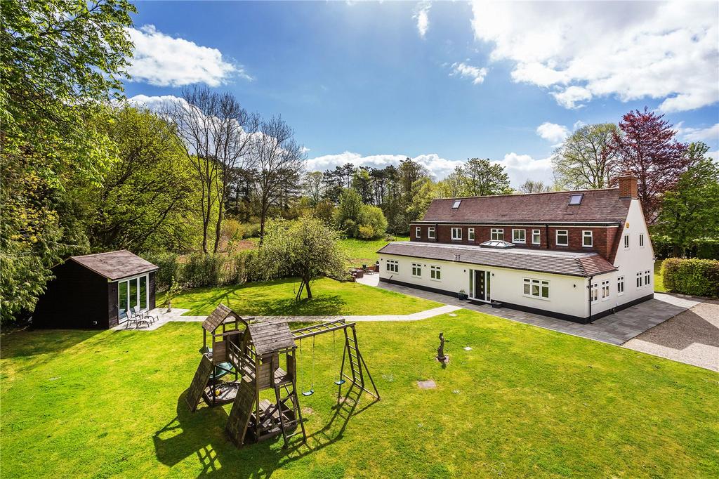 Church Road, Woldingham, Caterham, Surrey, CR3 5 bed detached house £