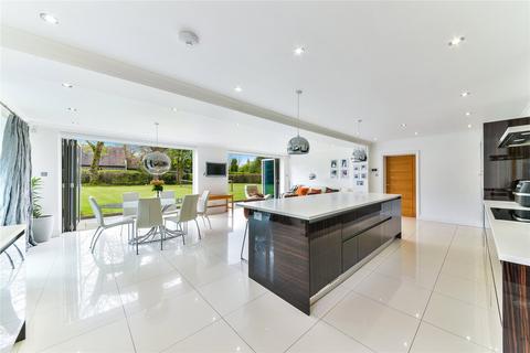 5 bedroom detached house for sale, Church Road, Woldingham, Caterham, Surrey, CR3