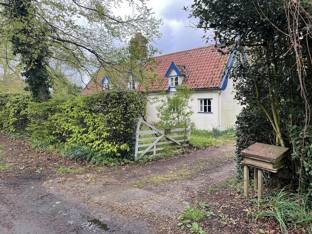 Homersfield, Harleston, Norfolk 4 bed cottage £395,000