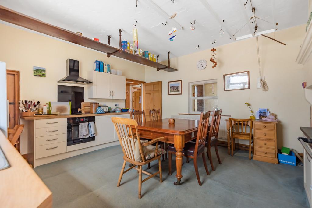 Kitchen / Breakfast Room