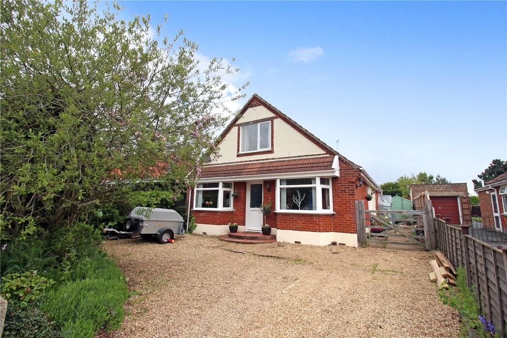 Links Avenue, Hellesdon, Norwich, Norfolk, NR6 3 bed detached house £