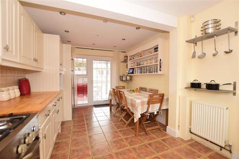 27 Greenfrith Drive, Tonbridge, TN10 3LG