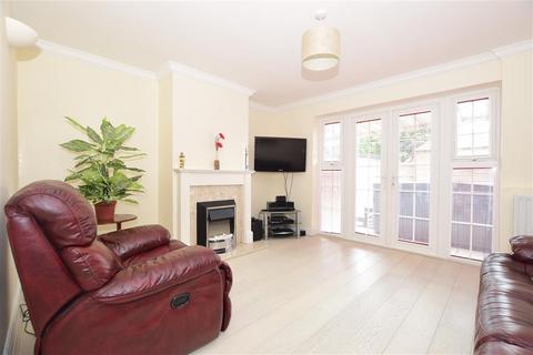 27 Greenfrith Drive, Tonbridge, TN10 3LG