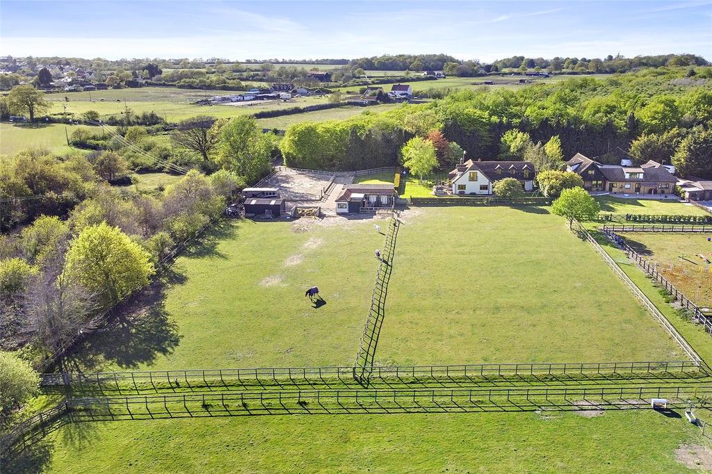 Colchester Road, Tiptree, Colchester... 4 bed equestrian property £