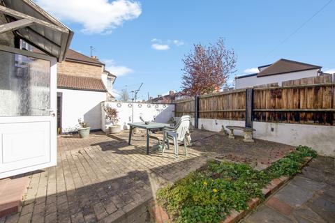 6 Wharncliffe Drive, Southall, UB1 3EP