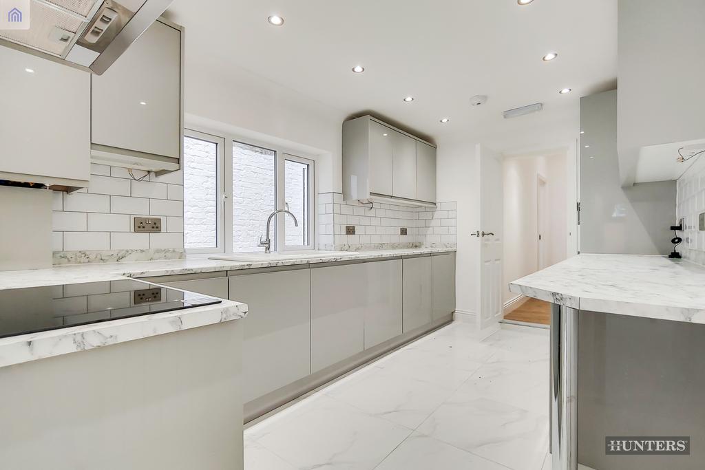 Buxton Road, E15 1QU 3 bed terraced house £650,000