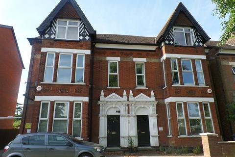 Studio to rent, Clapham Road, Bedford MK41