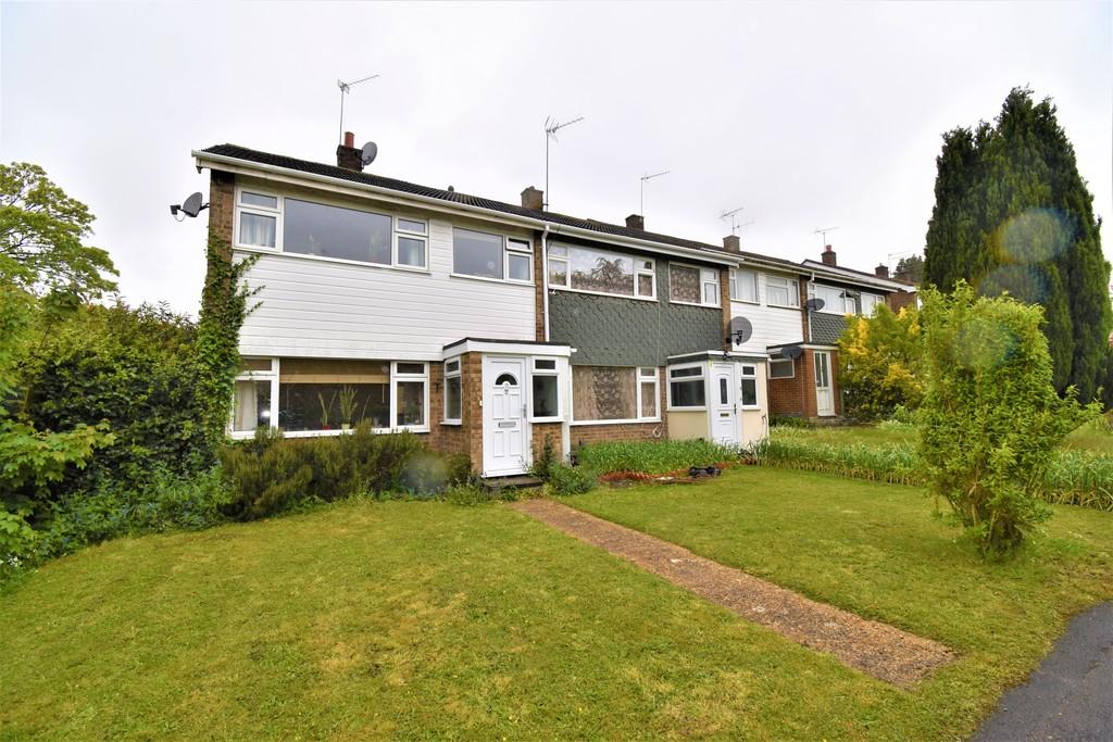 Mount View, Church Lane West, Aldershot 3 bed end of terrace house £