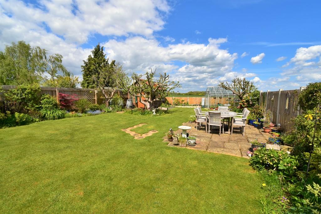 Bakers Road, Belchamp St. Paul CO10 7DG 4 bed detached house £525,000