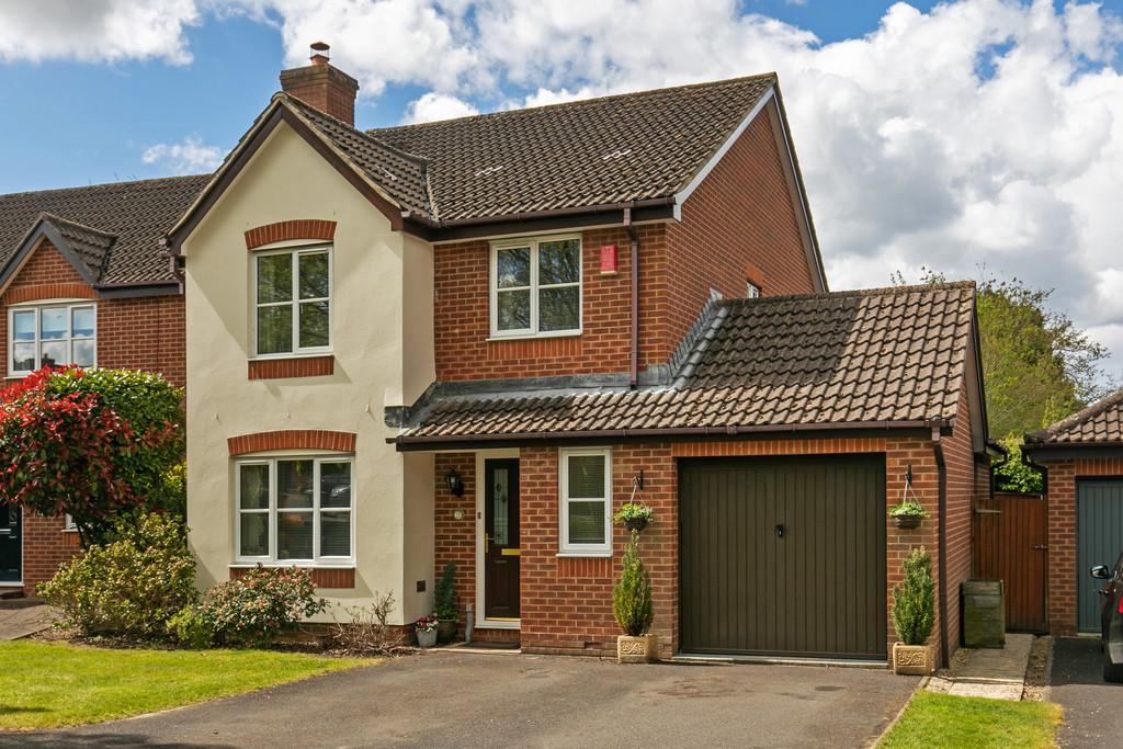 Hazel Close, Colden Common, Winchester, SO21 4 bed detached house for sale £625,000