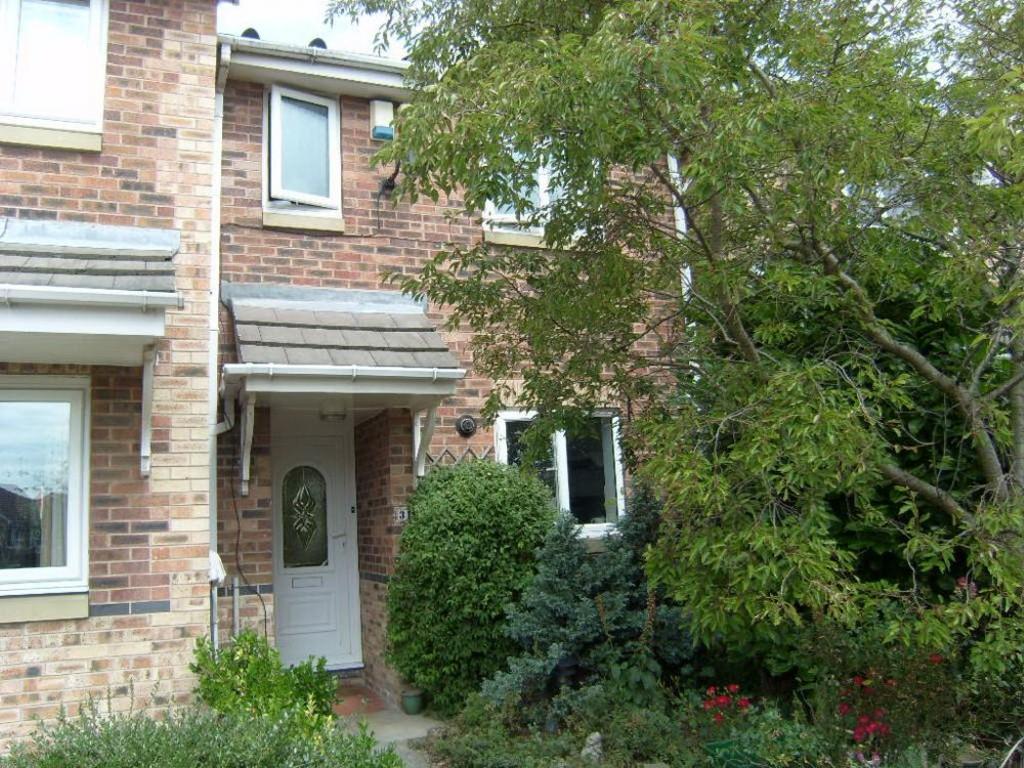 Greenfields, HECKMONDWIKE, West... 2 bed terraced house £550 pcm (£