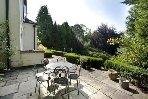 3 bedroom property to rent, Cobbetts Hill, Weybridge, Surrey, KT13