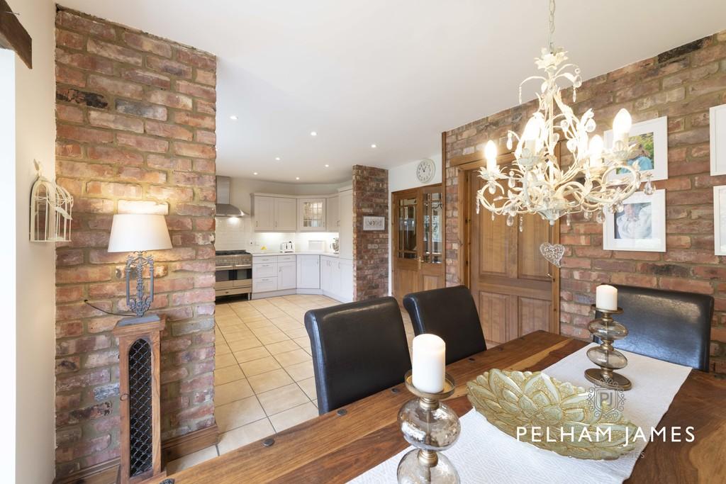 Kitchen Breakfast Area