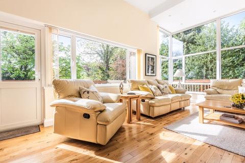 1a Monahan Avenue, Purley, CR8 3BB