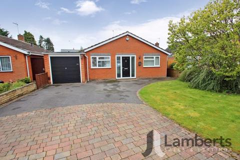 19a Holt Gardens, Studley, B80 7NU