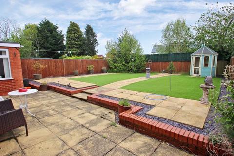 19a Holt Gardens, Studley, B80 7NU