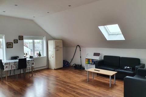 1 bedroom flat to rent, Tomswood Hill Ilford
