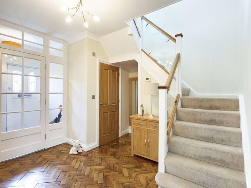 Lon Hir, Carmarthen 3 bed detached house £315,000