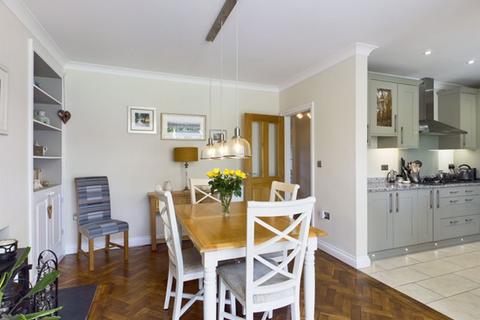 10 Lon Hir, Carmarthen, SA31 1SL