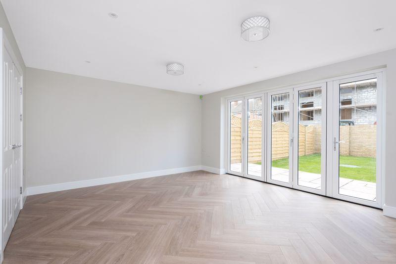 Lounge with bifolds