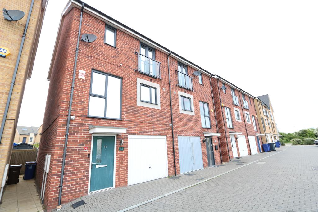 Bellhouse Avenue, Aveley 3 bed townhouse £389,995