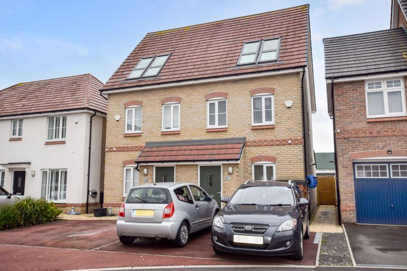 Stephenson Grove, Rainhill 3 bed semidetached house £220,000