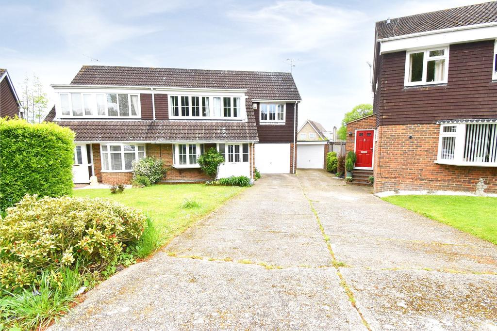 Staplehurst, Bracknell, Berkshire, RG12 4 bed semidetached house £