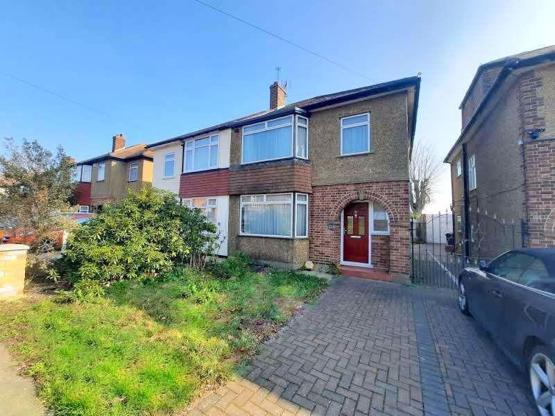 Hatton Road, Feltham 3 bed semidetached house £440,000