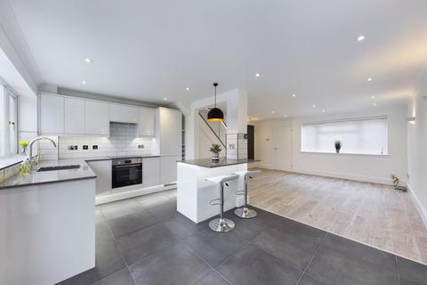 18 Arkley Road, Hemel Hempstead, HP2 7JT