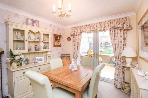 15 Milltown Way, Leek, ST13 5SZ