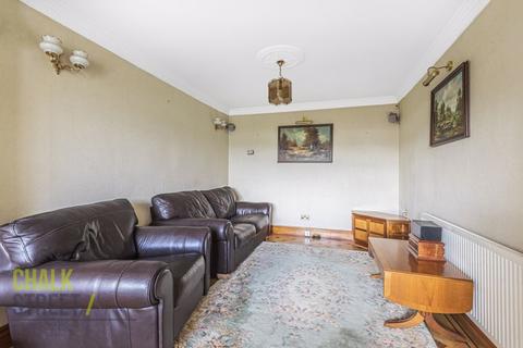 177 Warren Drive, Hornchurch, RM12 4QU