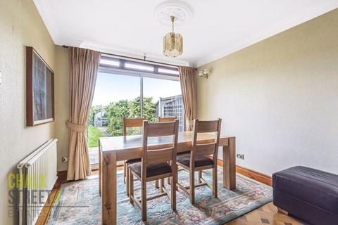 177 Warren Drive, Hornchurch, RM12 4QU