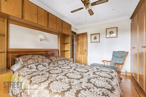 177 Warren Drive, Hornchurch, RM12 4QU