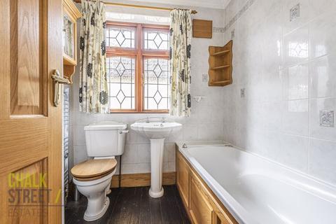 177 Warren Drive, Hornchurch, RM12 4QU