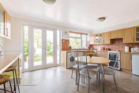 68 Globe Road, Hornchurch, RM11 1BN