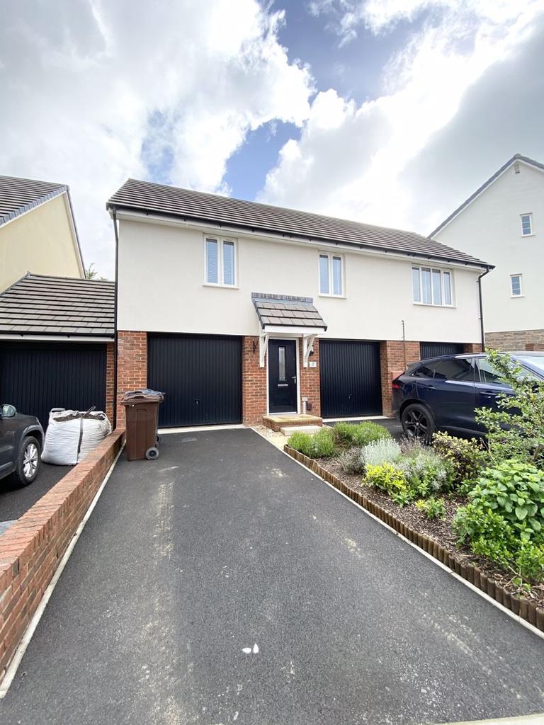 Kerswell Close, Ivybridge 2 bed apartment £795 pcm (£183 pw)